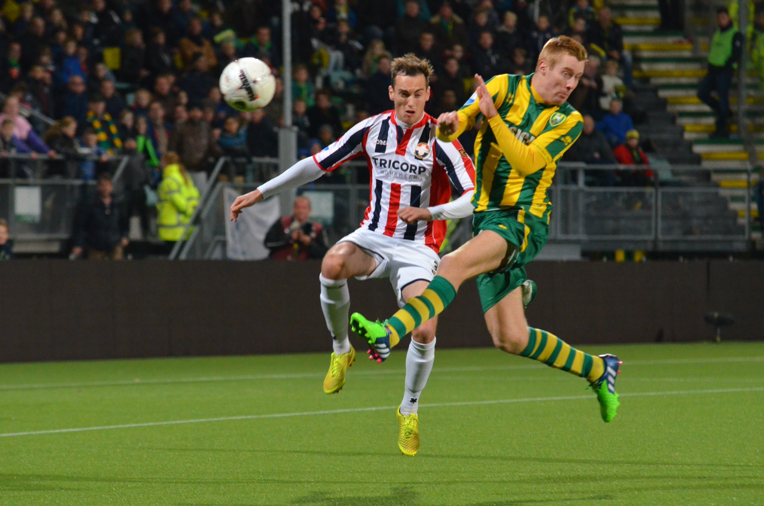 包含汉堡主场迎战父亲节，预计大比分取胜的词条