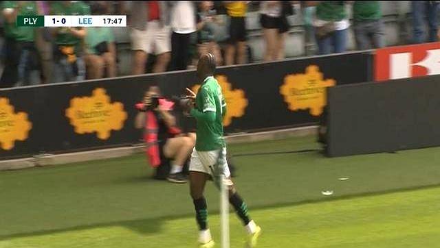 关于利兹联球员因伤退役,球迷痛失一员功勋的信息 关于利兹联球员因伤退役,球迷痛失一员功勋的信息