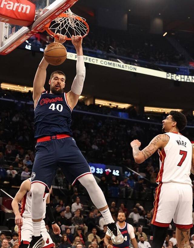 开云体育官网入口-快船击败黄蜂，科怀伦再度高效进攻