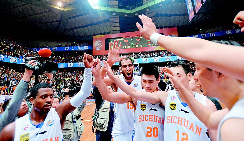 贵州男篮主场大胜四川,实力抢眼 贵州男篮主场大胜四川,实力抢眼