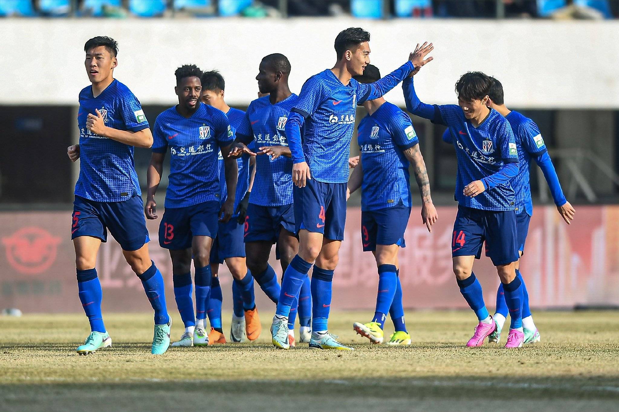 国内足球联赛新赛季备战在即，球员状态逐渐恢复的简单介绍