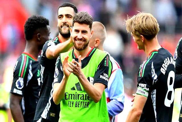 伯恩利首战阿特拉斯！英超球队士气高昂