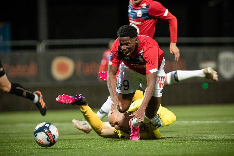 马赛在法甲比赛中取得惊人胜利 马赛在法甲比赛中取得惊人胜利