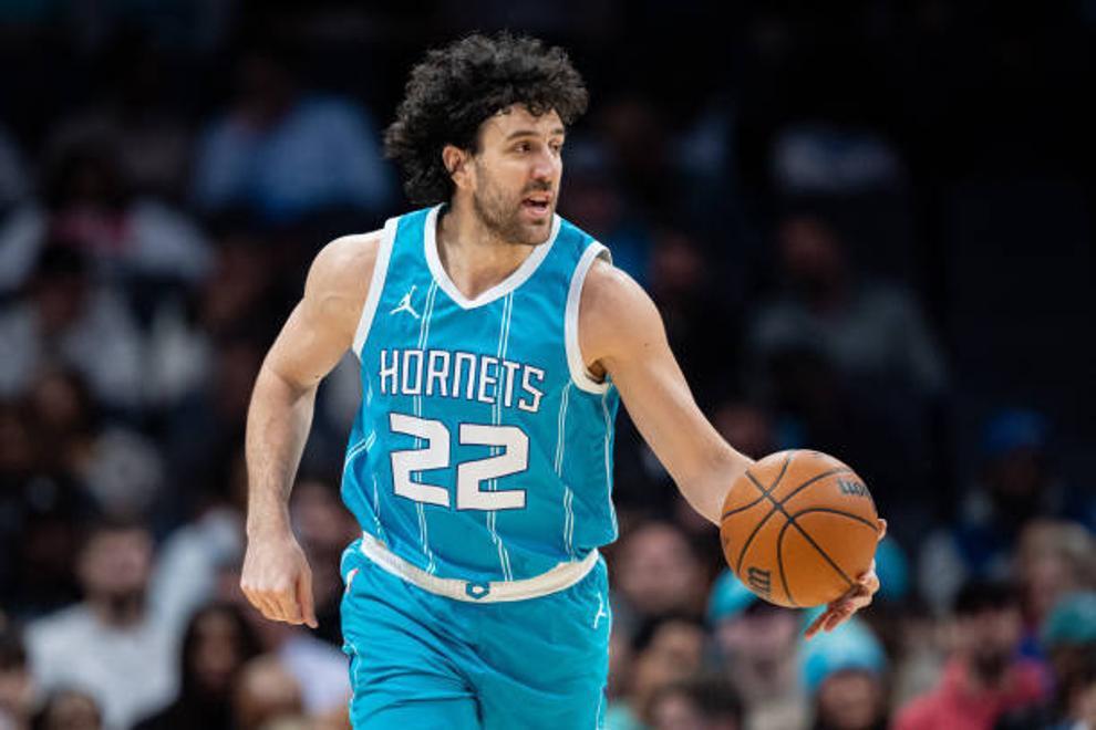 开云体育官网-包含内战来袭，球队争夺胜利斗志高昂的词条