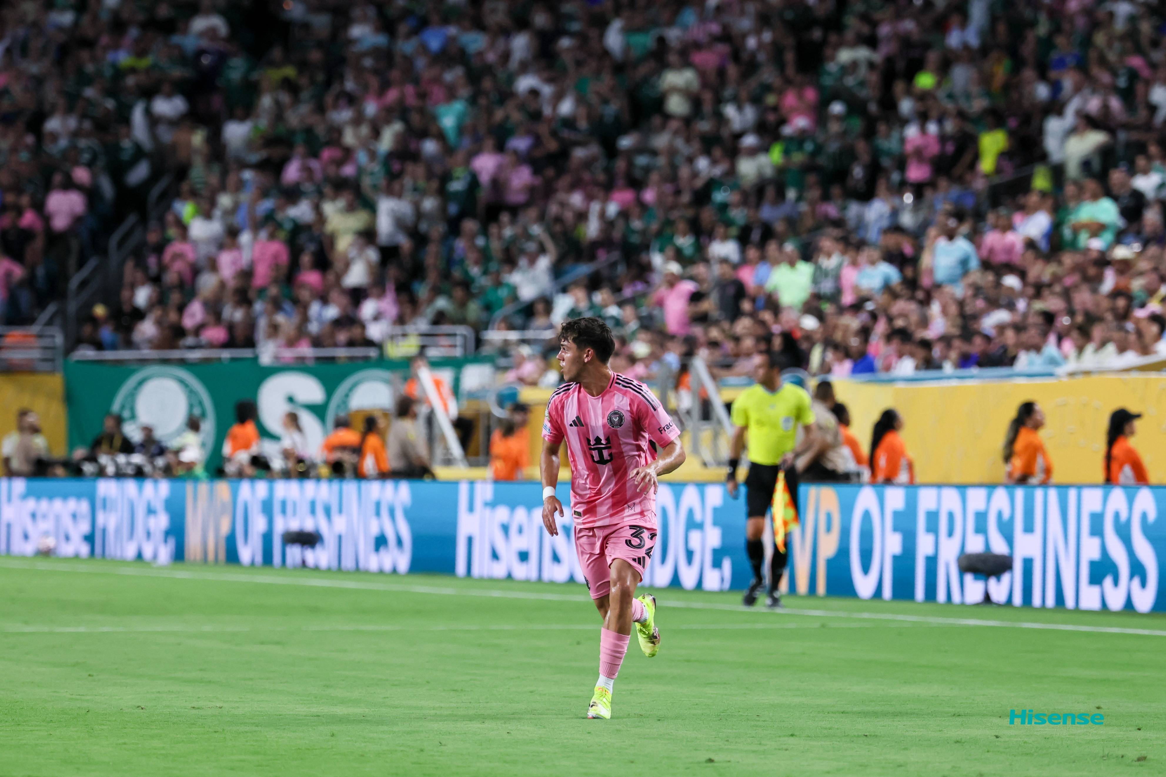 包含托特纳姆热刺取得关键胜利，继续追赶领头羊的词条