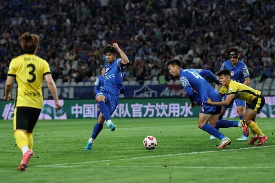 关于队伍实力逐渐显现,中超联赛竞争日益激烈的信息 关于队伍实力逐渐显现,中超联赛竞争日益激烈的信息