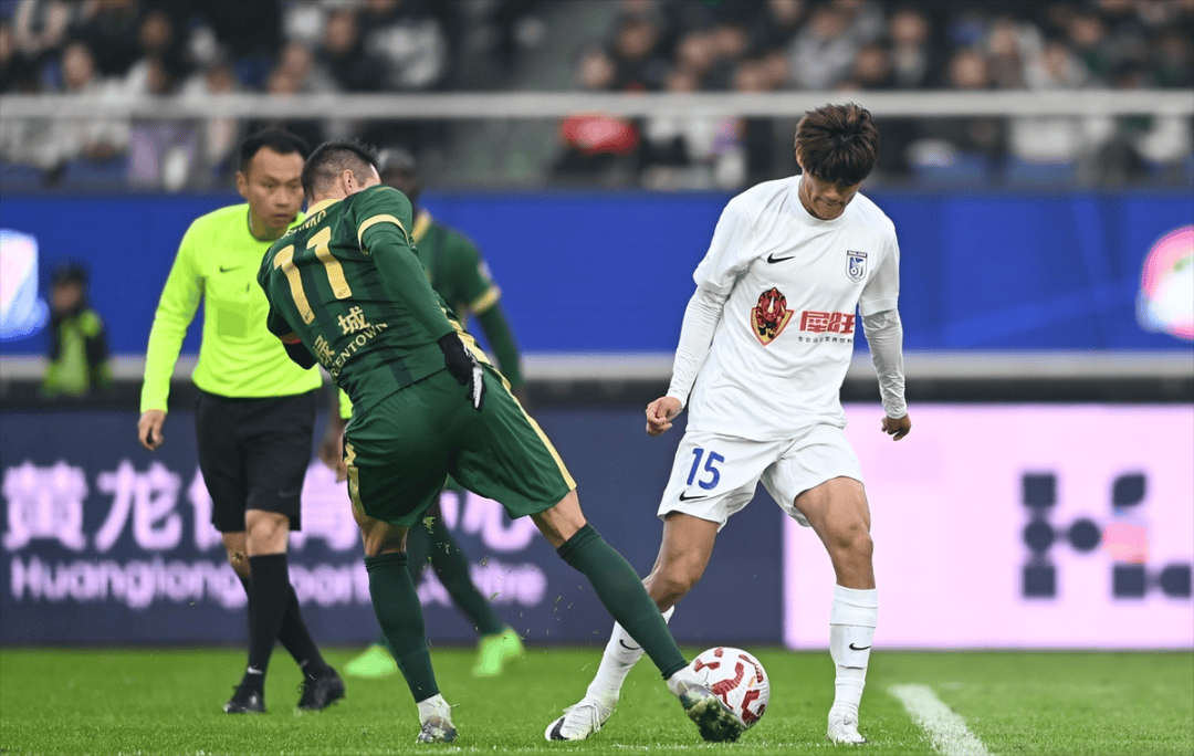 开云体育登录入口-大连队在激烈比拼中脱颖而出，晋级决赛