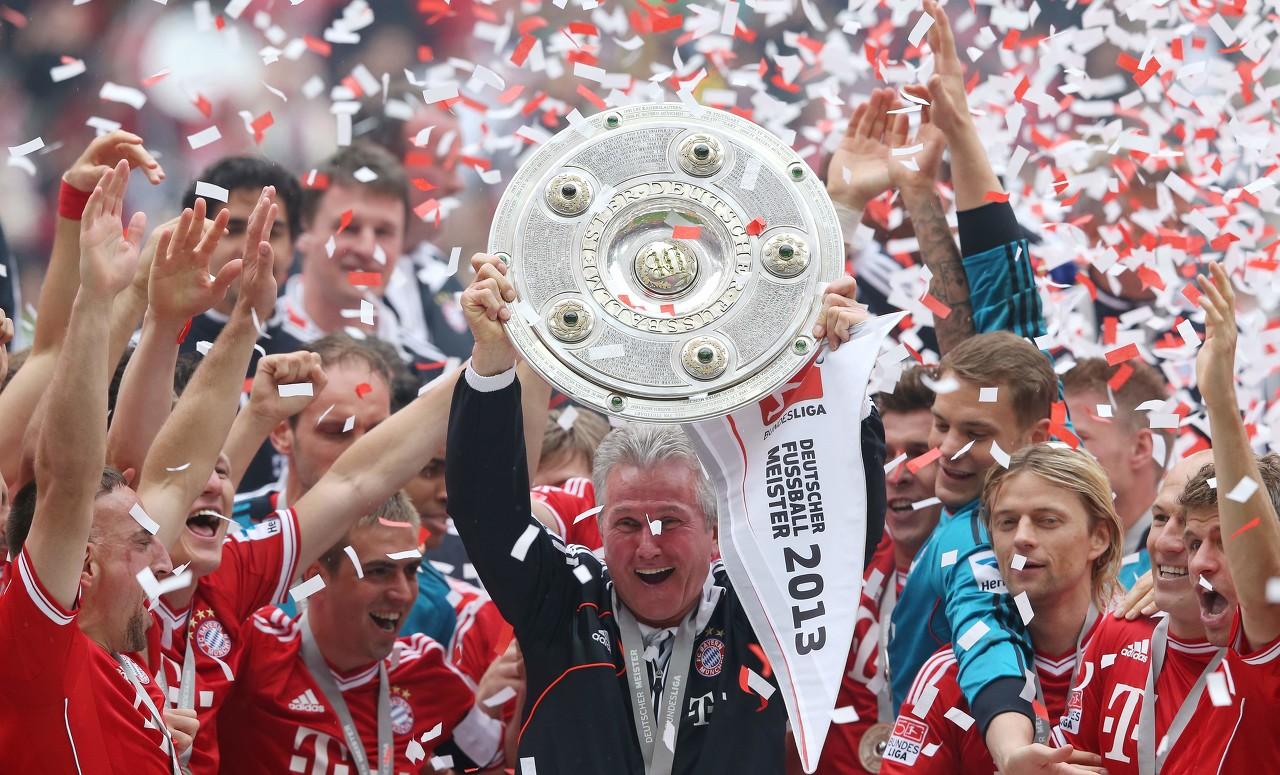 包含拜仁慕尼黑暴走，一枝独秀，晋级洲际俱乐部赛事四分之一决赛的词条