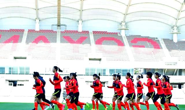 包含国际女足比赛总决赛拉开序幕,角逐激烈的词条 包含国际女足比赛总决赛拉开序幕,角逐激烈的词条