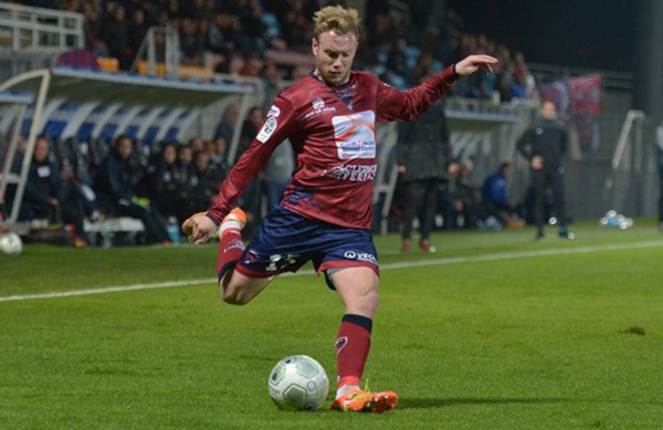 开云体育网页版入口-尼姆与勒阿弗尔激战，双方球员表现亮眼