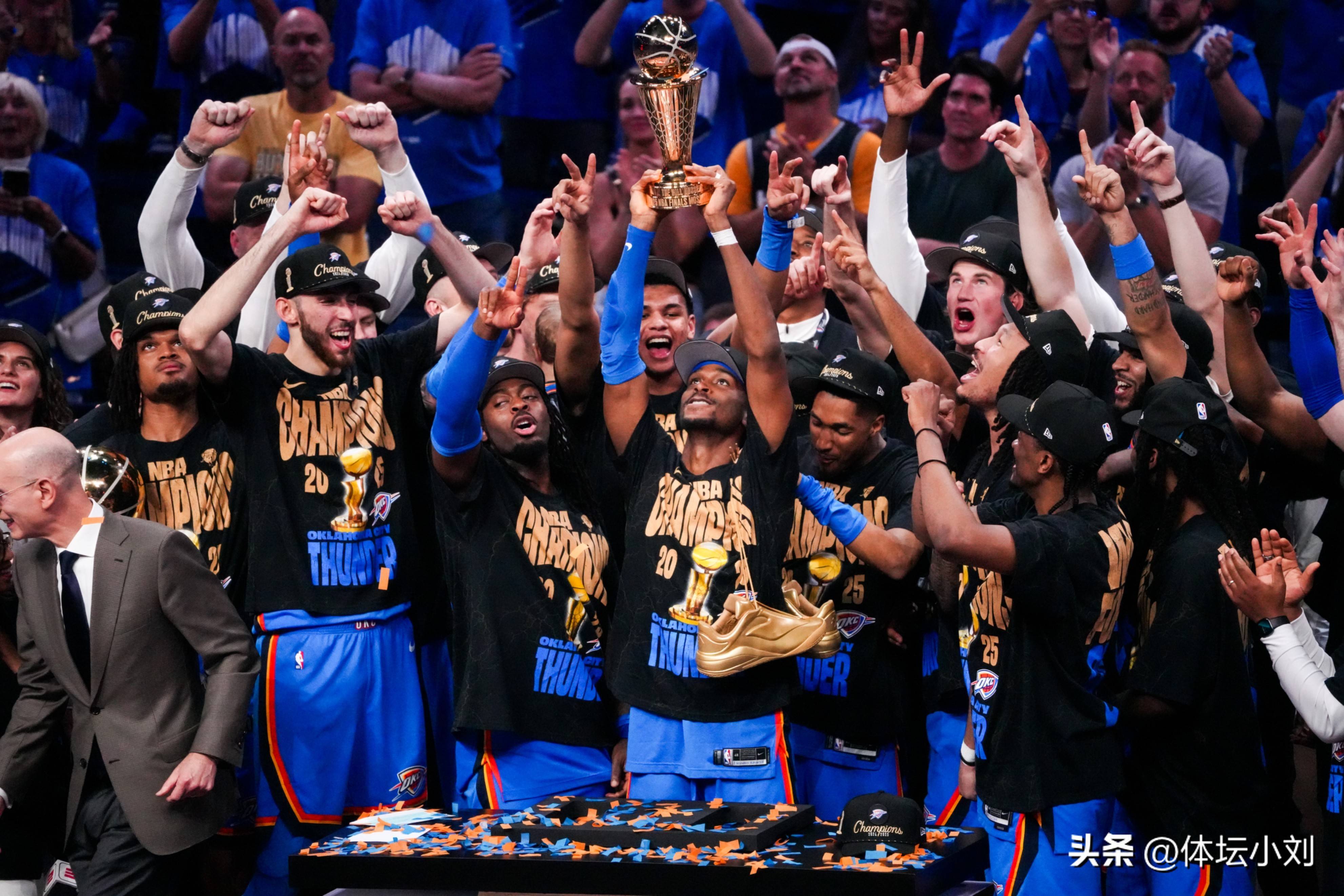 开云体育在线登录-卫冕之路！篮球联赛冠军再战新赛季