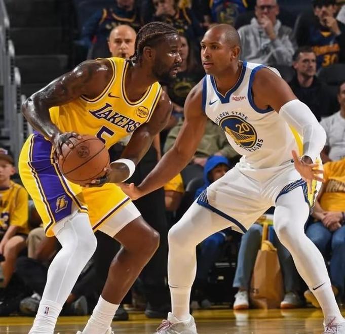 开云体育-勇士惨败湖人，球迷怒吼