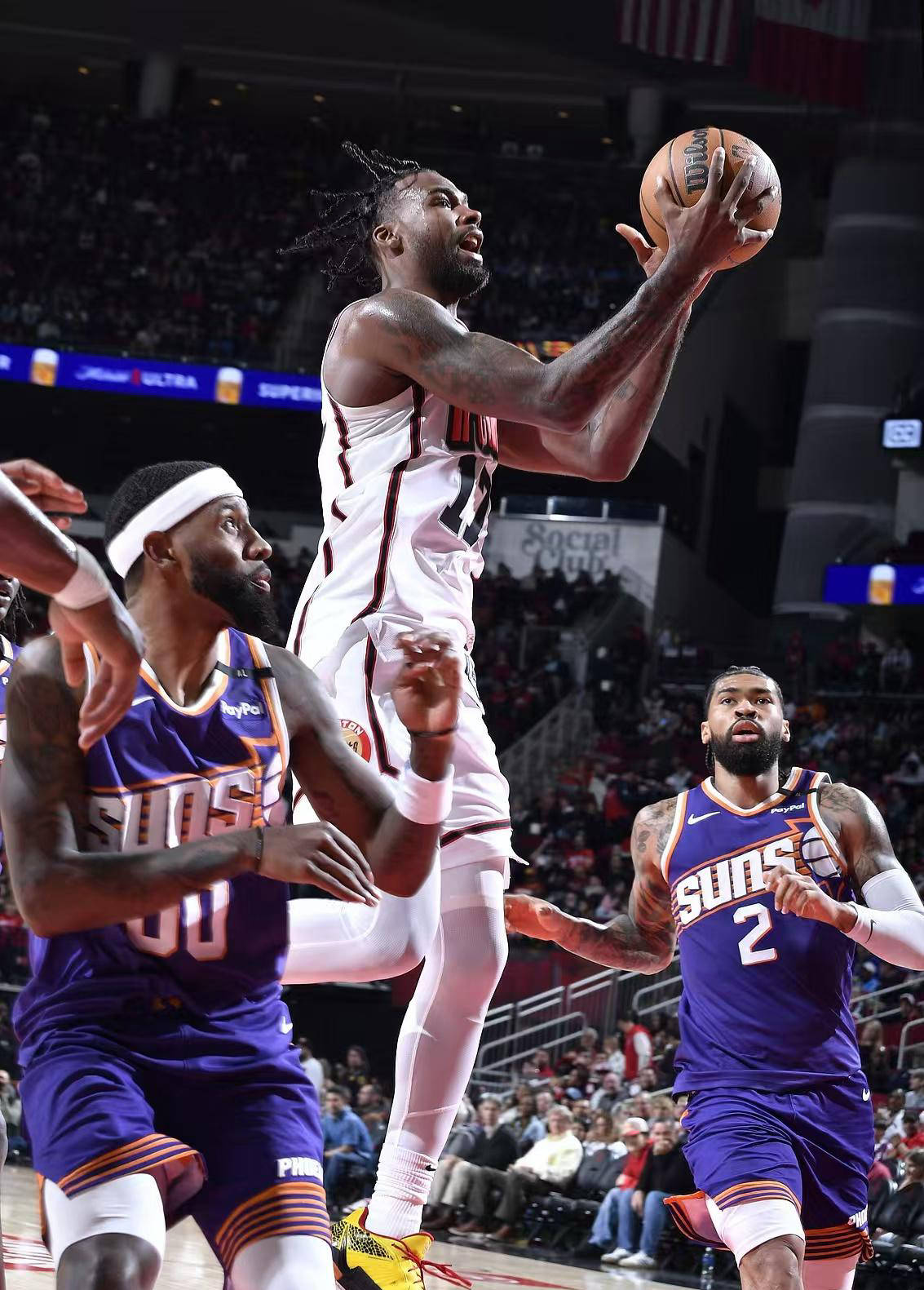 火箭客场险胜爵士，逆转胜利