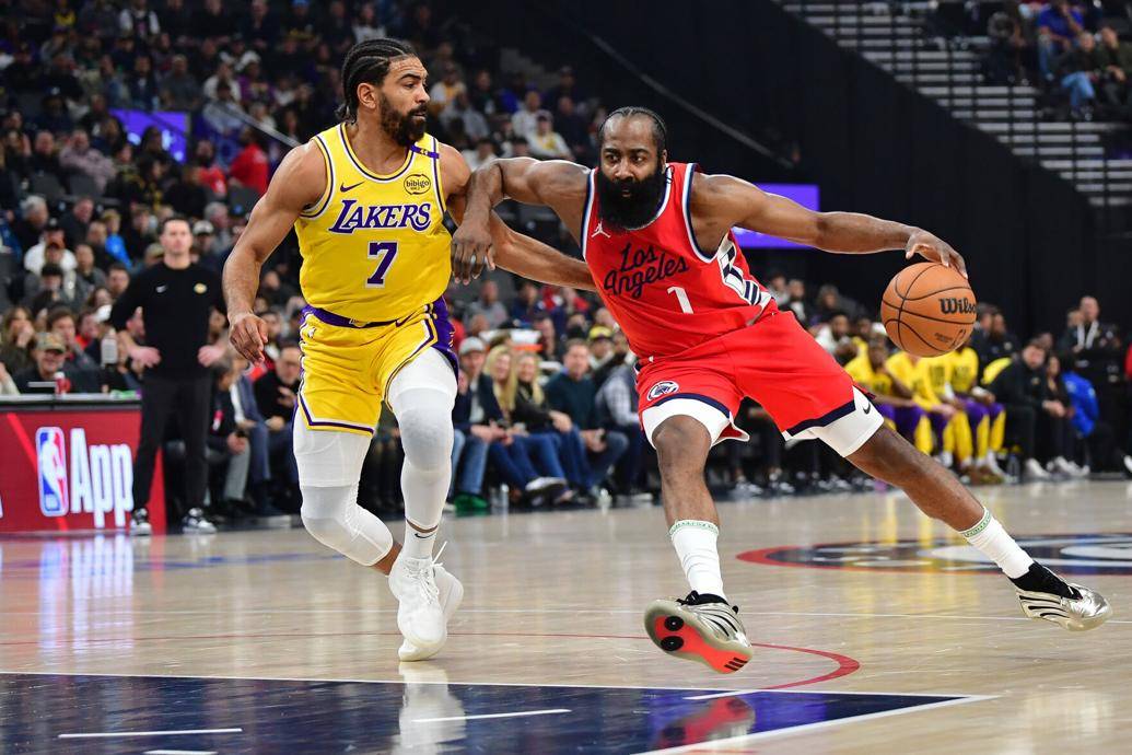 开云体育入口-快船队客场遭遇湖人队逆转，遭遇连败的简单介绍